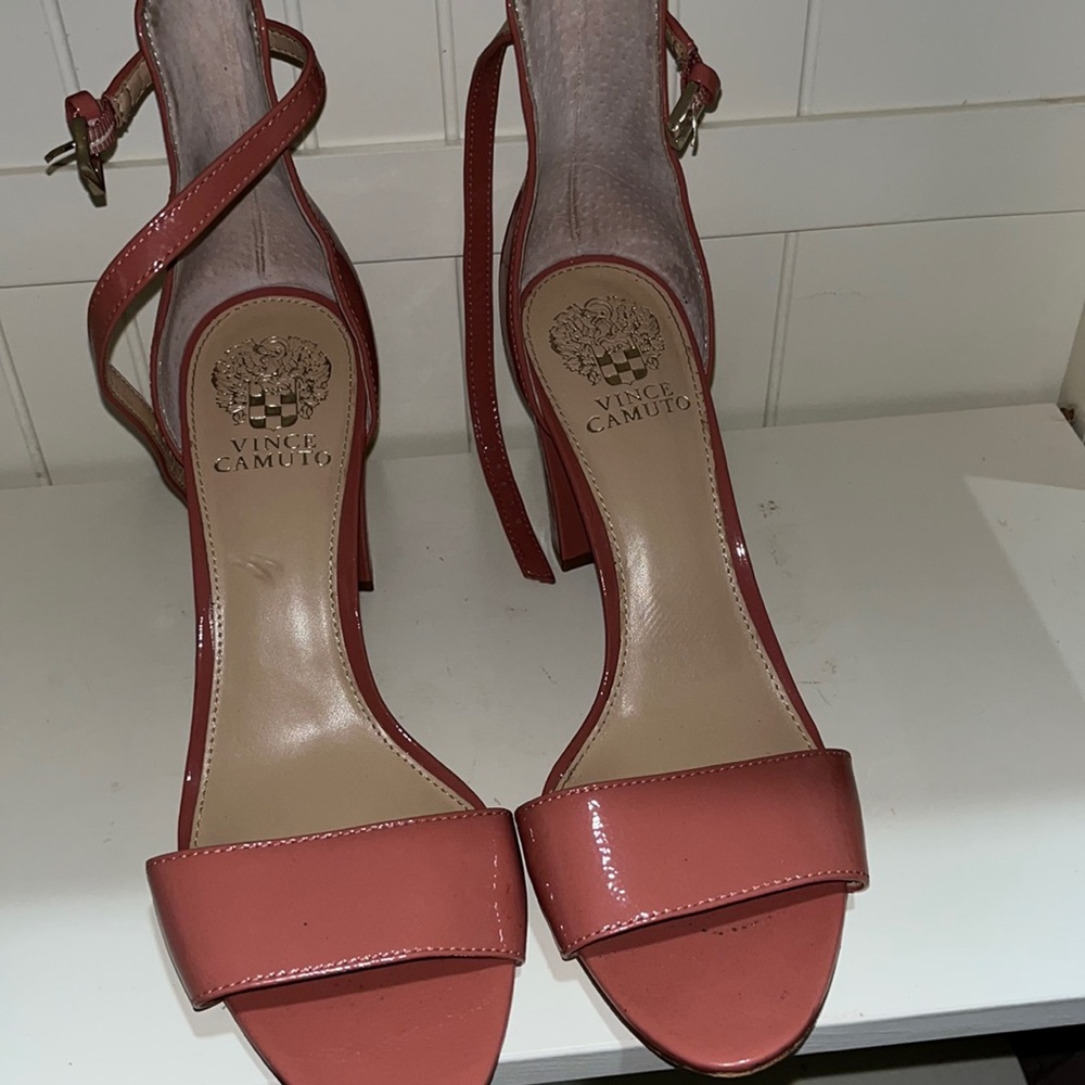 Vince camuto size 9.5